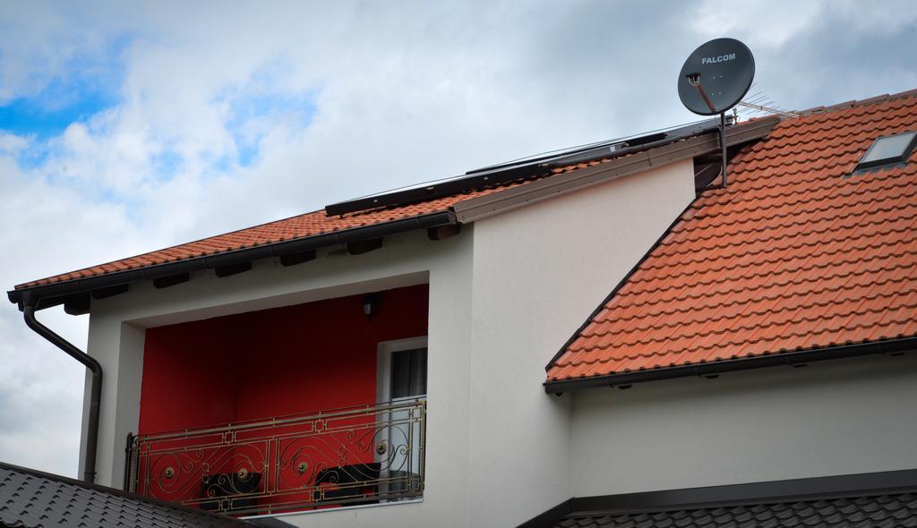 Guesthouse Pink Panther Udbina Cameră foto